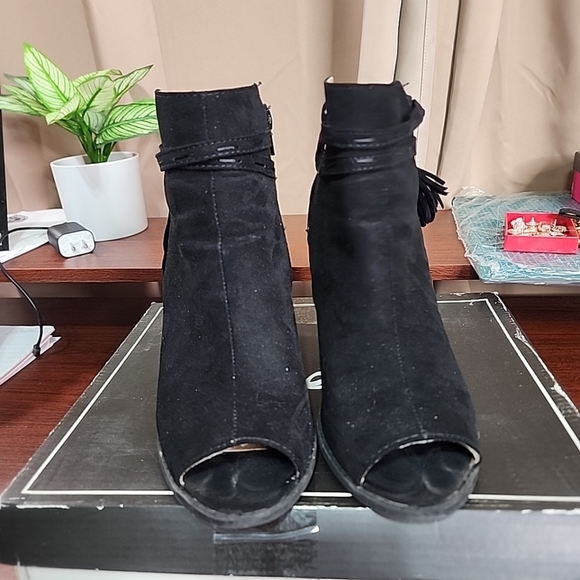 Qupid Peep Toe Black Booties. Size 7.5 - Picture 3 of 5